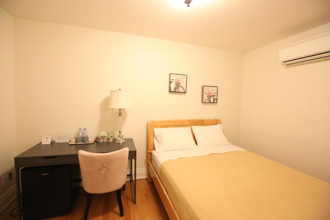 Ya Hua Pei Hotell Toronto Exteriör bild